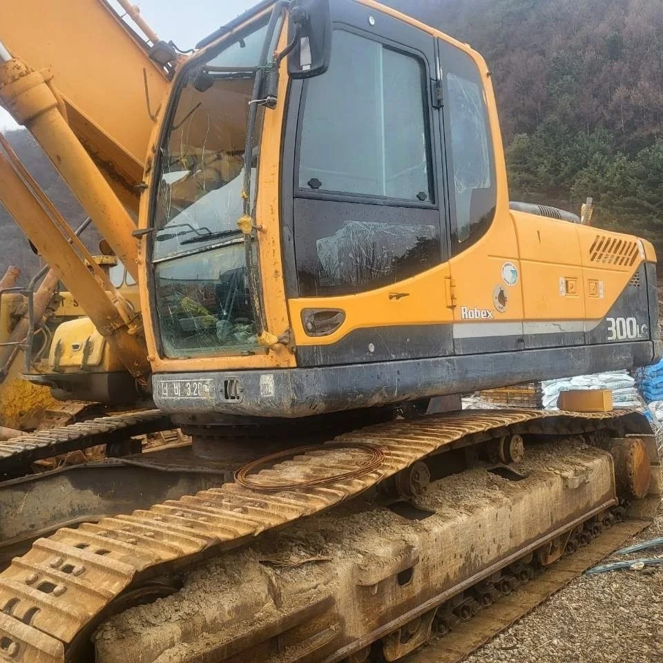  현대 R300LC 커민스엔진 2009년식 2800만원 판매합니다.