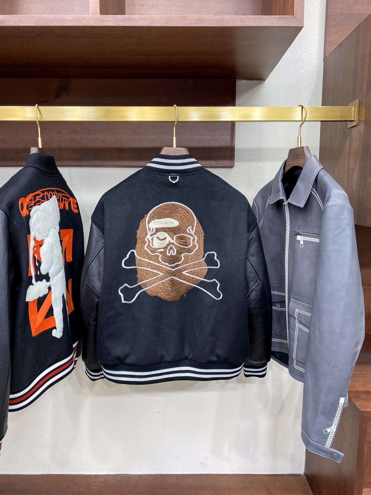  [MASTER MIND x BAPE] 마스터마인드 X 베이프 바시티 레더 스타디움 자켓