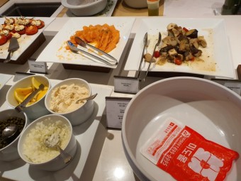 국내산돼지불고기 한식뷔페