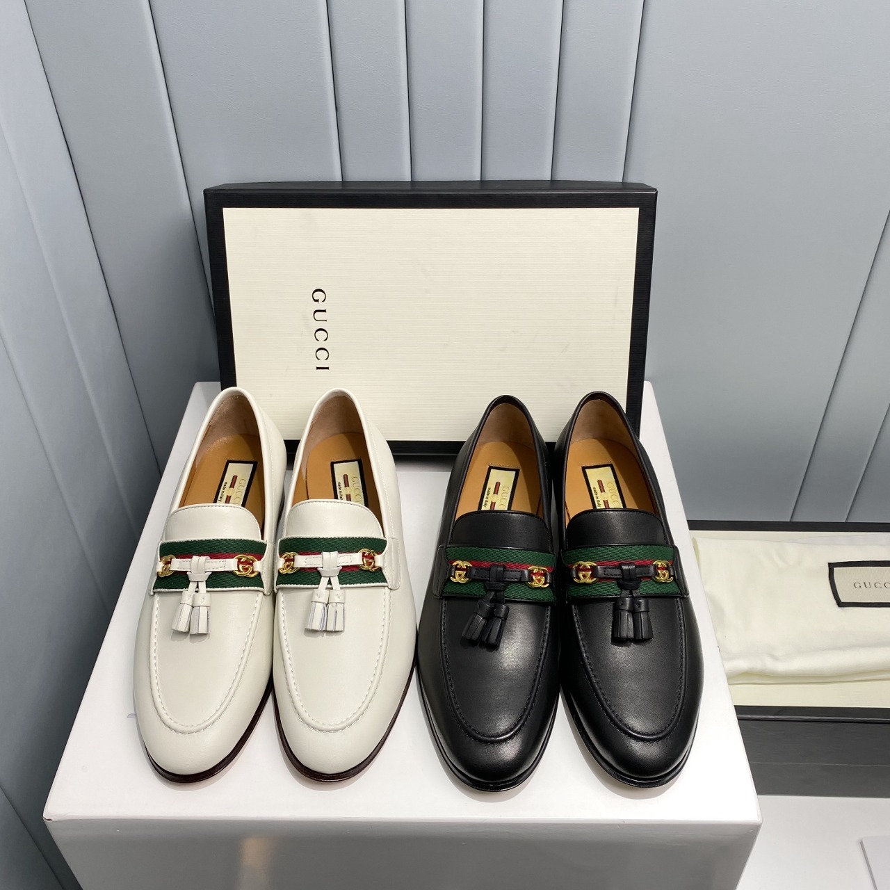 [GUCCI] 구찌 웹 인터로킹 G 로퍼 624316 1W610 1066 (2 COLOR)
