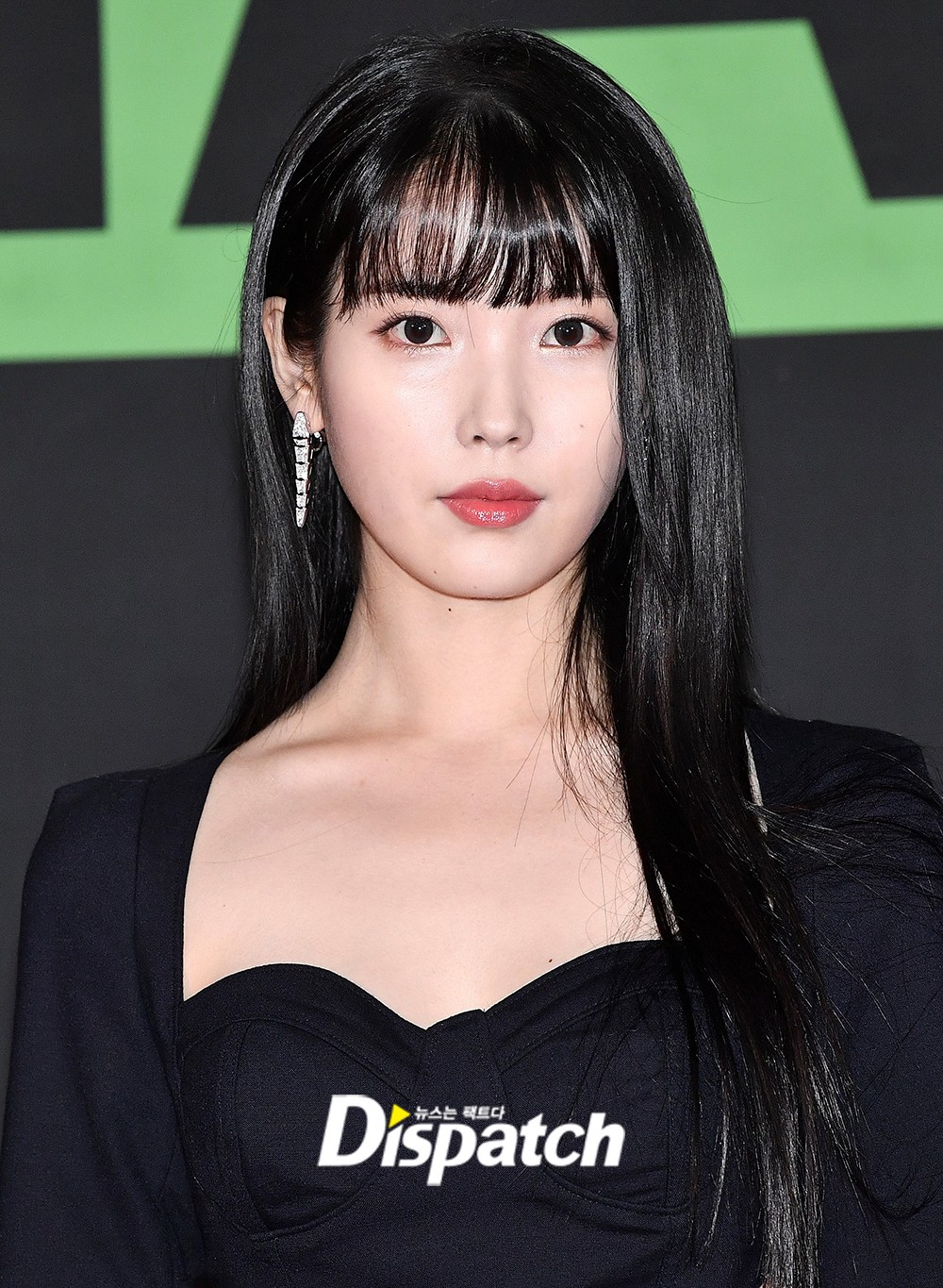  멜론뮤직어워드 2021 MMA2021 아이유 섹시 블랙 드레스 사진