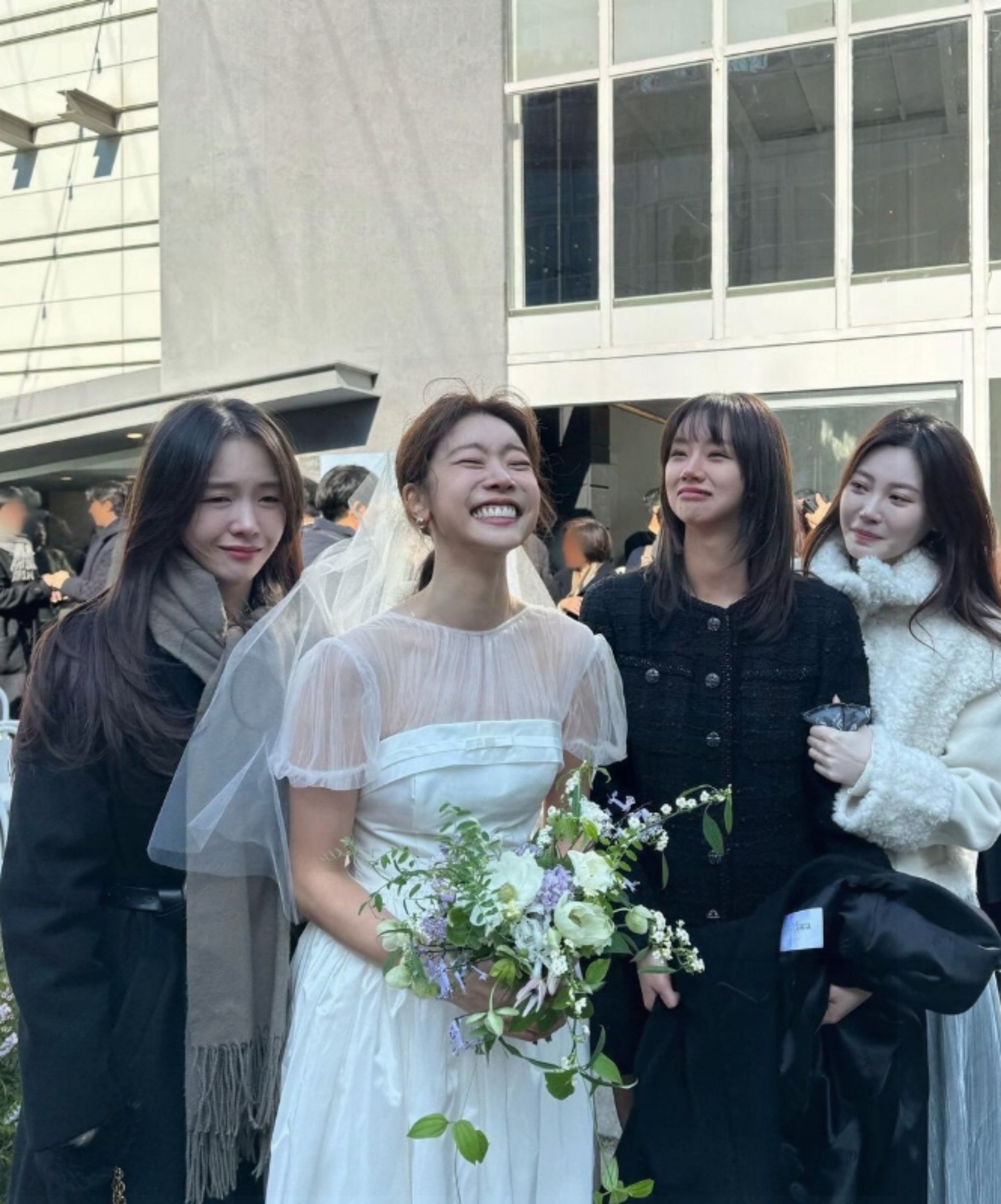  혜리 걸스데이 소진 결혼식 사진 공개 똘똘 뭉친 우정