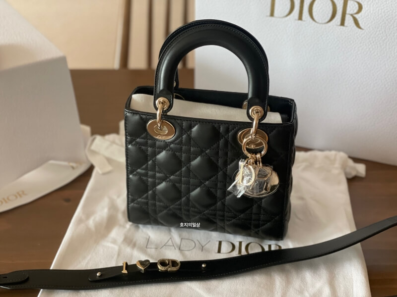 [Dior] 디올 레이디백 스몰 블랙 - 새상품 모습
