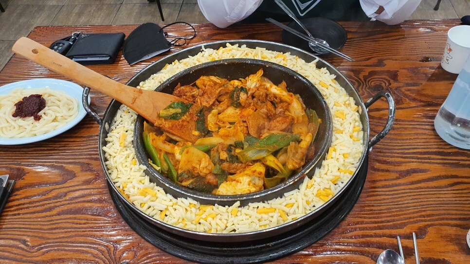 유가네 치즈 닭갈비