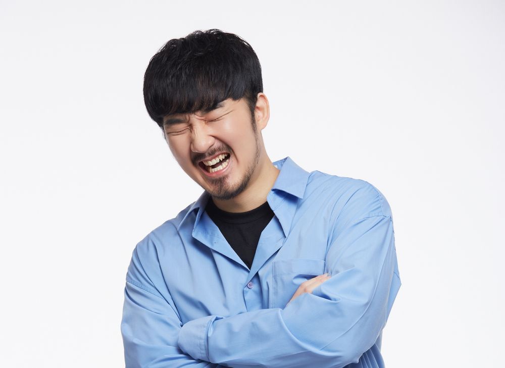  90만 유튜버 선바, 여자친구와 사상 논란으로 팬들 '구독 취소'