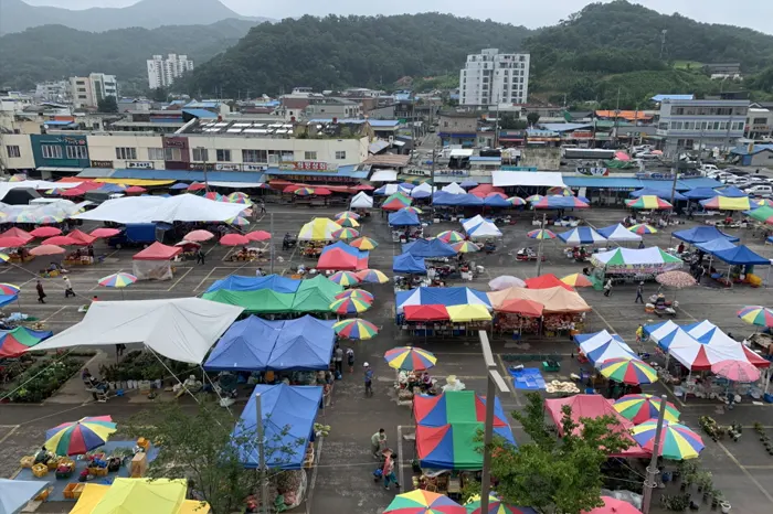 예산 중앙시장 전경 이미지