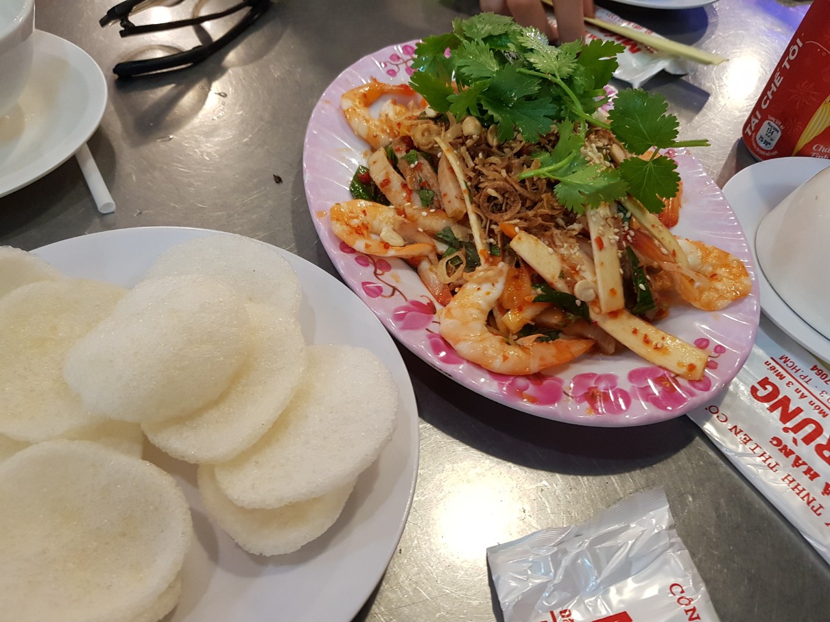 호치민 3군 로컬 맛집 Mua Rung Restaurant - 코코넛 샐러드(GOI CU HU DUA)