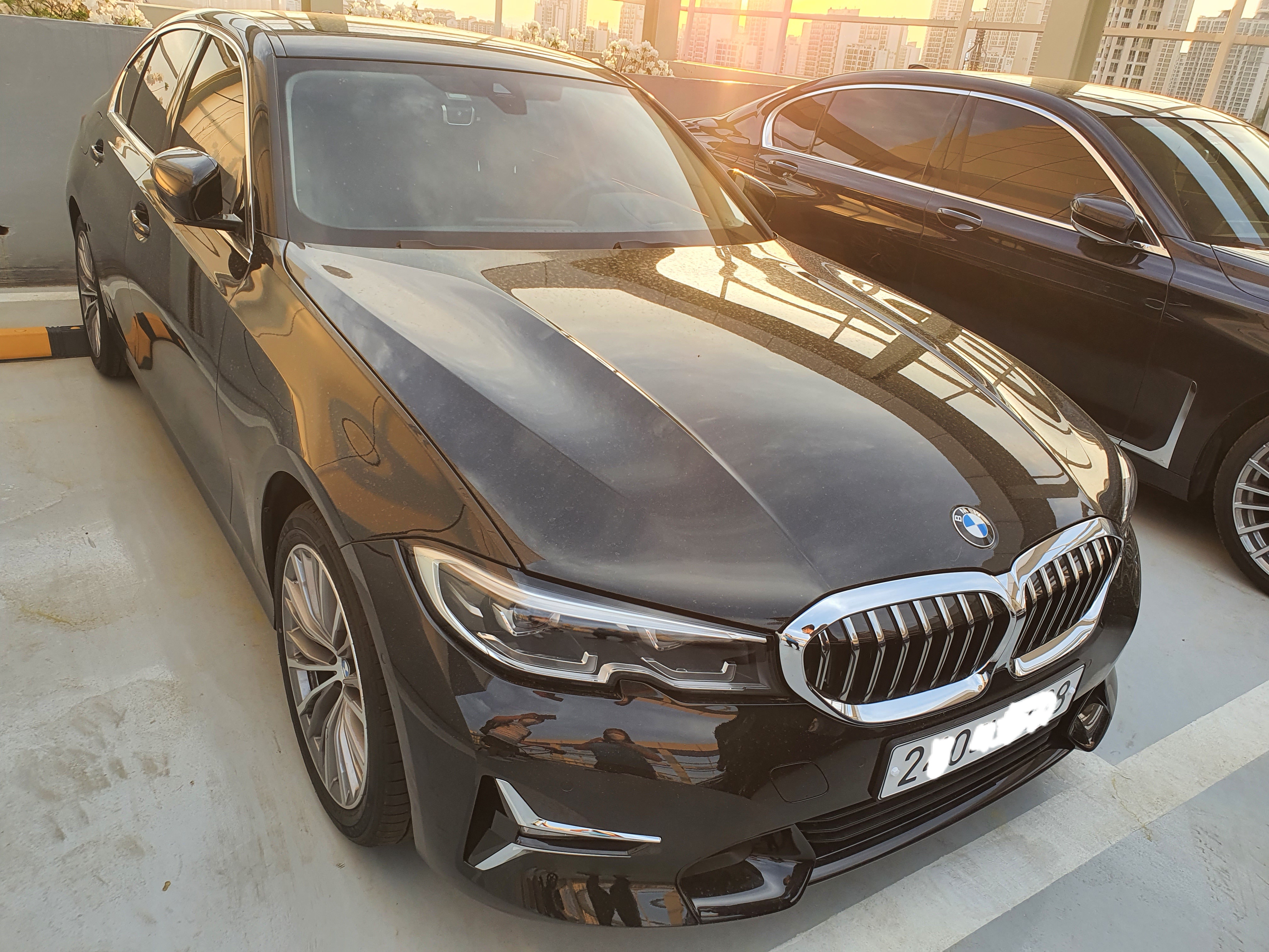  배우자 자동차 고르기 4편) BMW 320i 시승답지 않은 시승기 및 디럭스 유모차 부가부 폭스 트렁크에 넣어보기 M SPORT 럭셔리 모델 비교