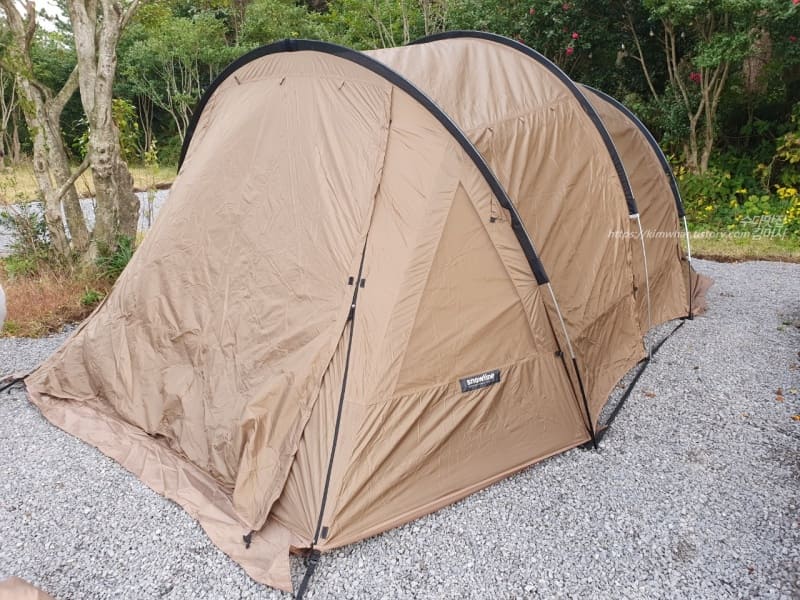 자립한 텐트