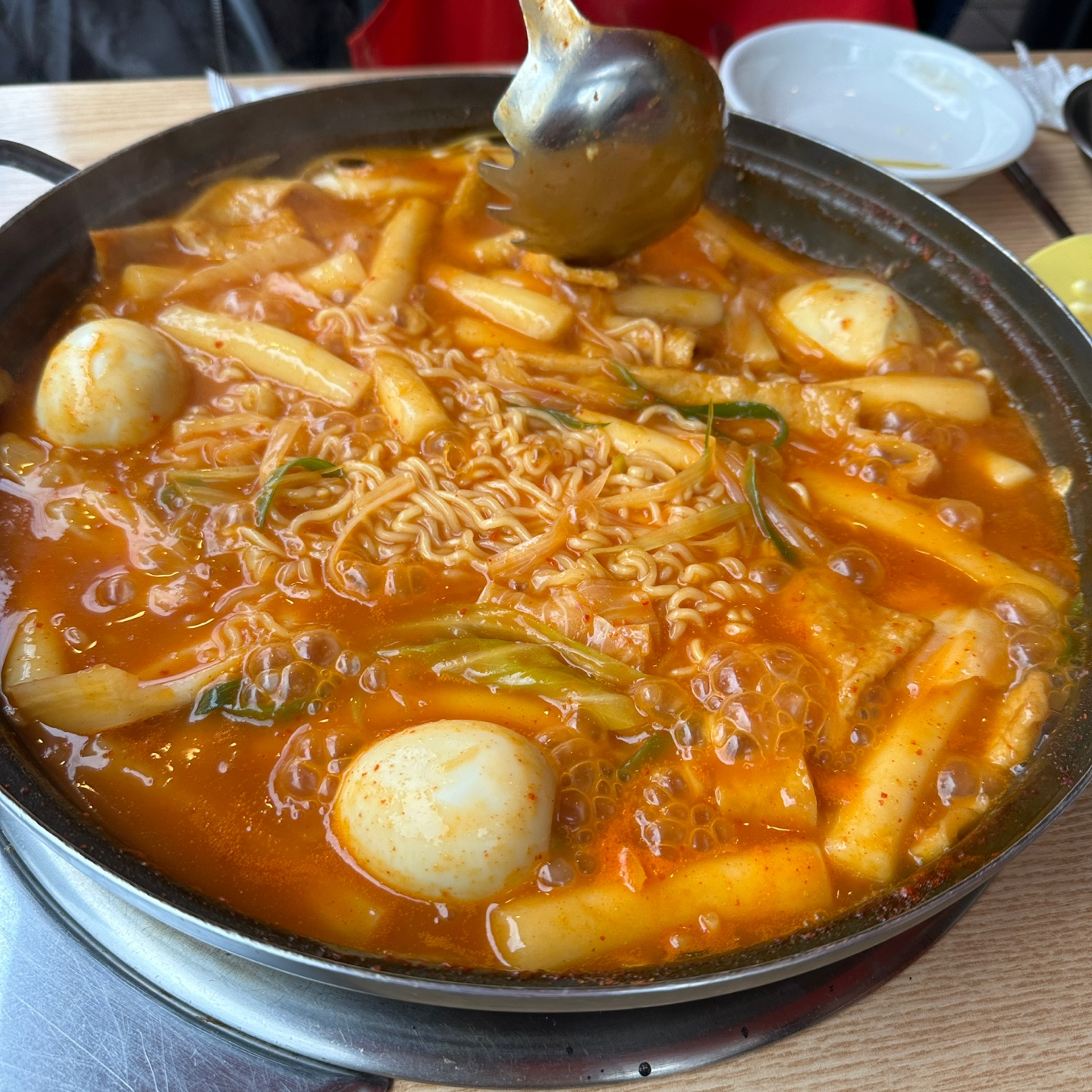 기본떡볶이(2인) + 떡사리 추가