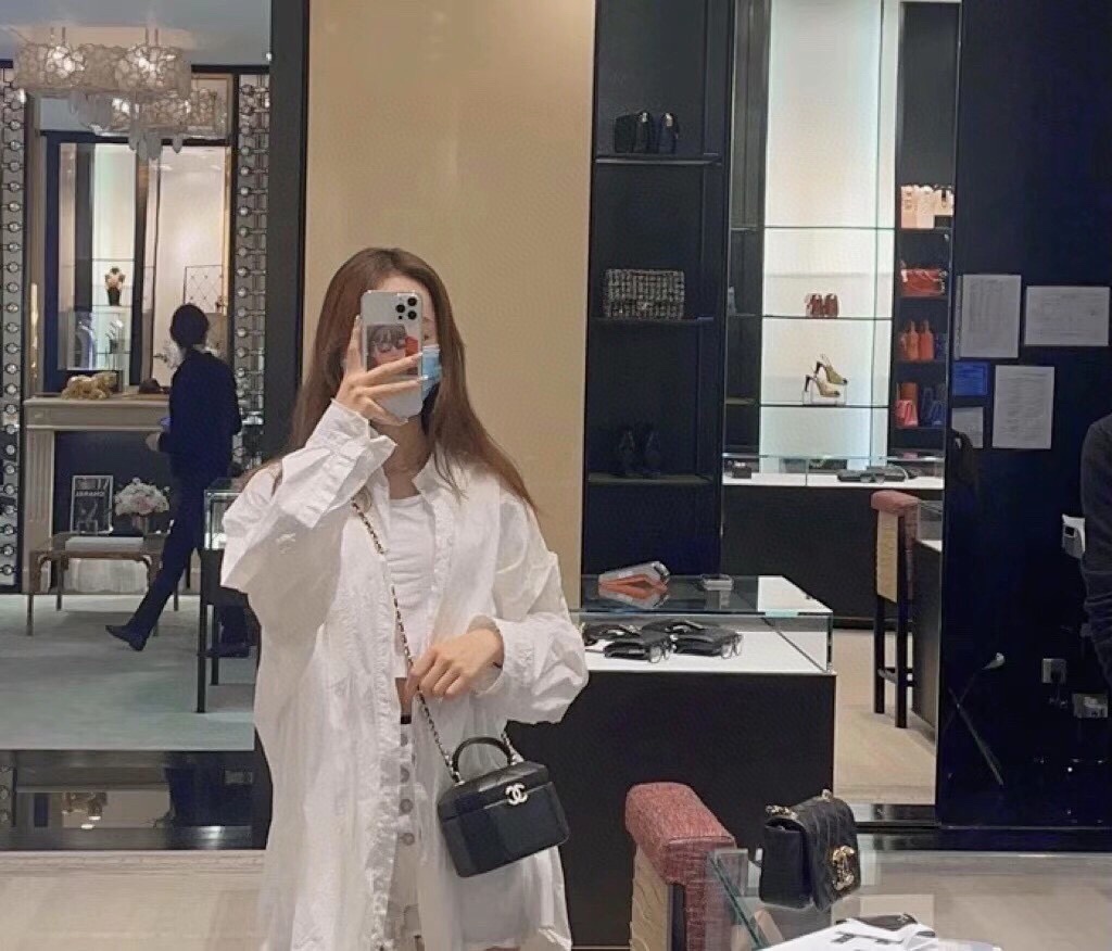  [CHANEL] 샤넬 CC 로고 숄더백 (2 COLOR)