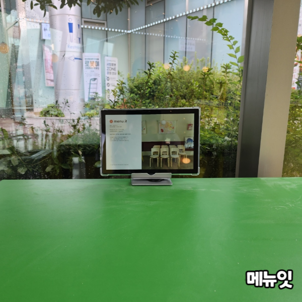  오브셀라 창원점 브런치카페 테이블오더 메뉴잇 설치 사례