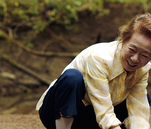 '미나리' 골든글로브 거머쥐었다...'기생충' 이어 2년 연속 쾌거 3 img