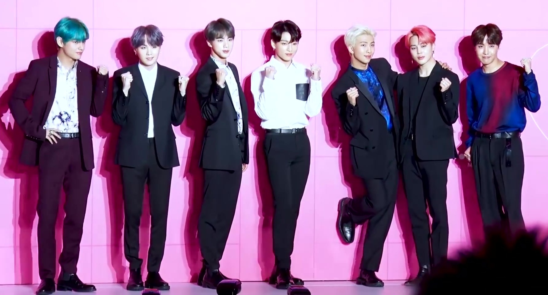  방탄소년단 BTS 10주년이벤트 관람방법 및 미디어파사드 카드 받는법