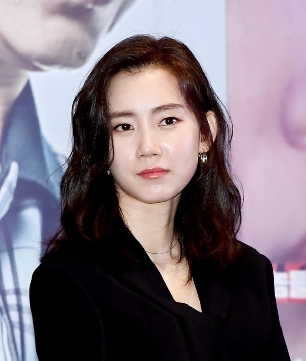  어떤 살인의 신현빈, 2011년 백상예술대상 신인상 수상