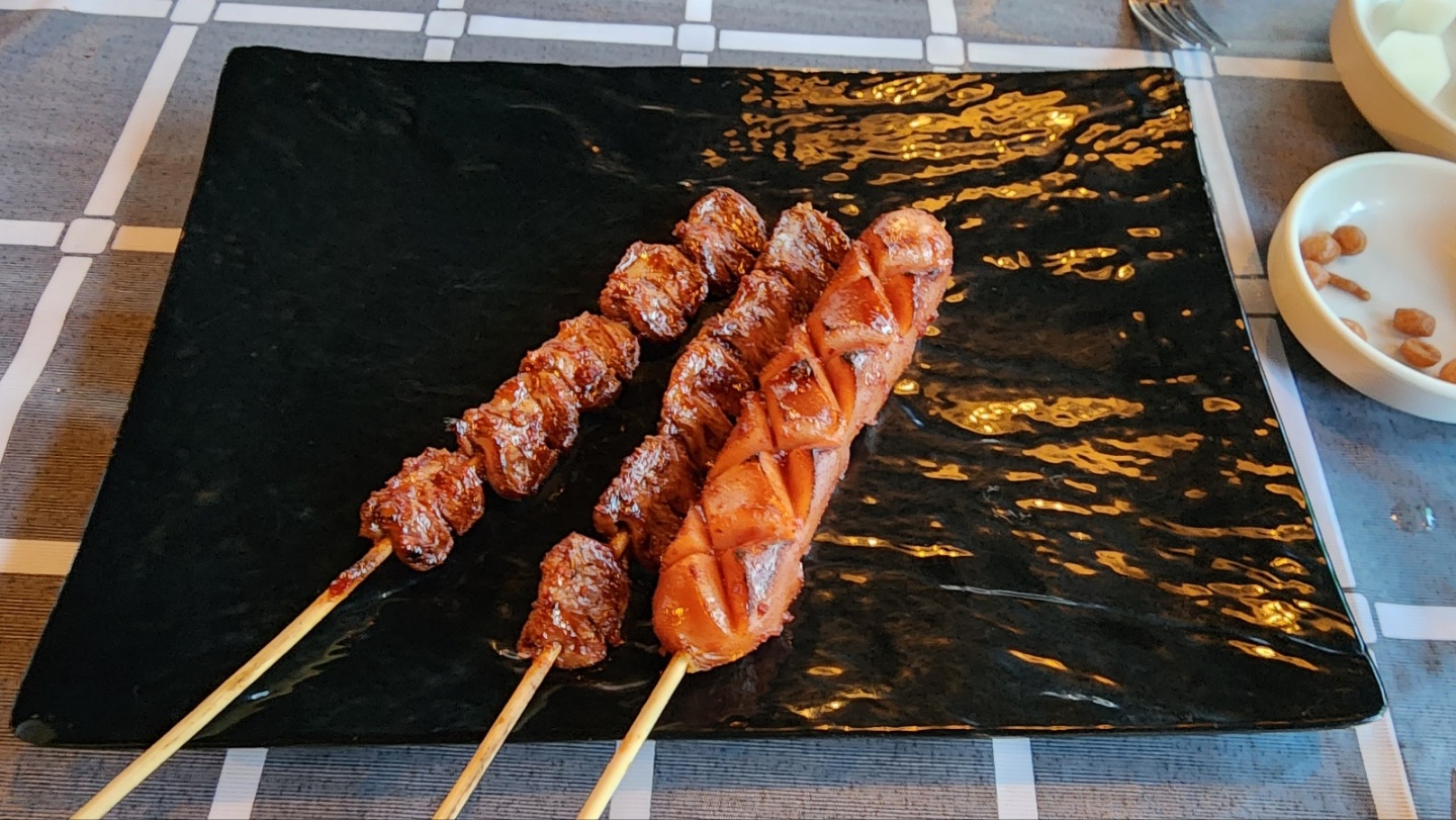  오감만족 숯불 꼬치 전문점, 꼬지 PUB