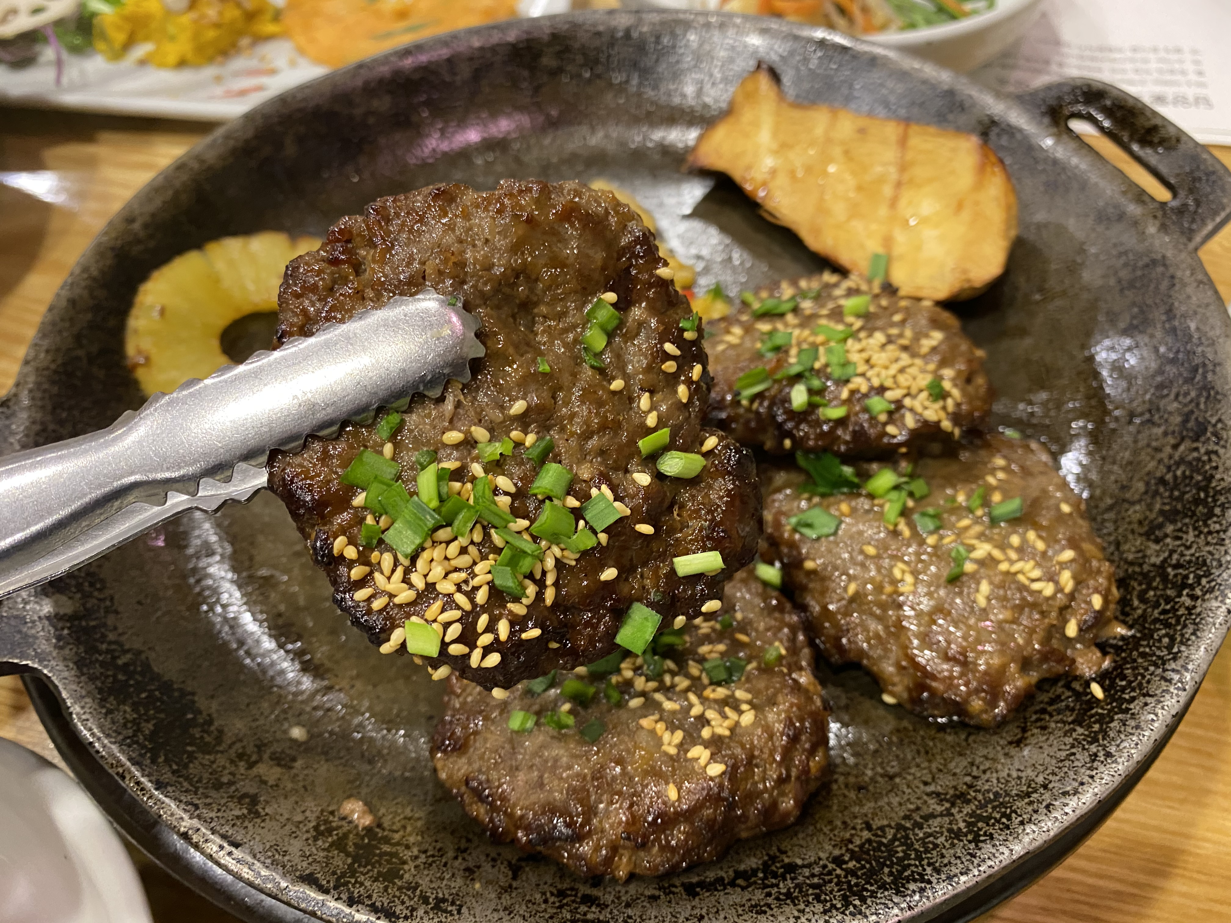  한식이 뭔지 제대로 보여주는 담양애꽃 수제 떡갈비