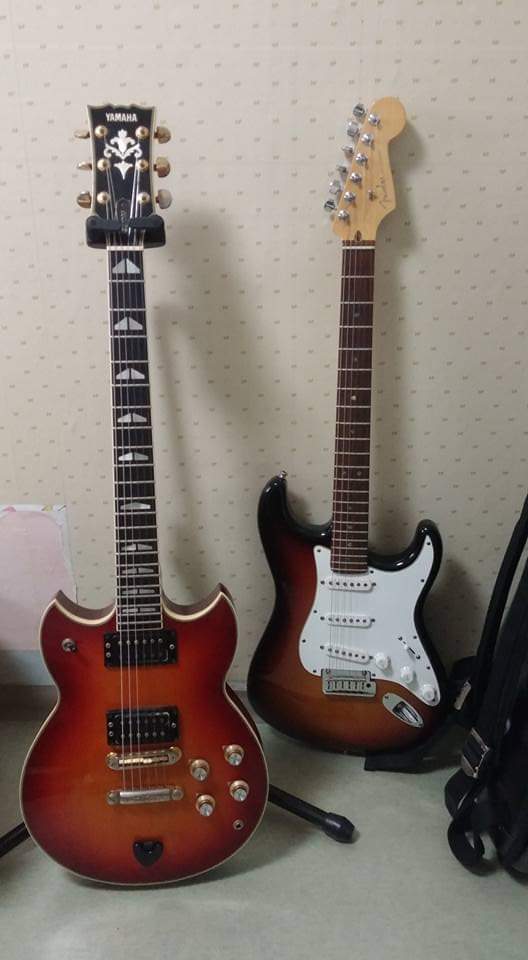 YAMAHA SG-1000&#44; Fender Deluxe 2002 SSS