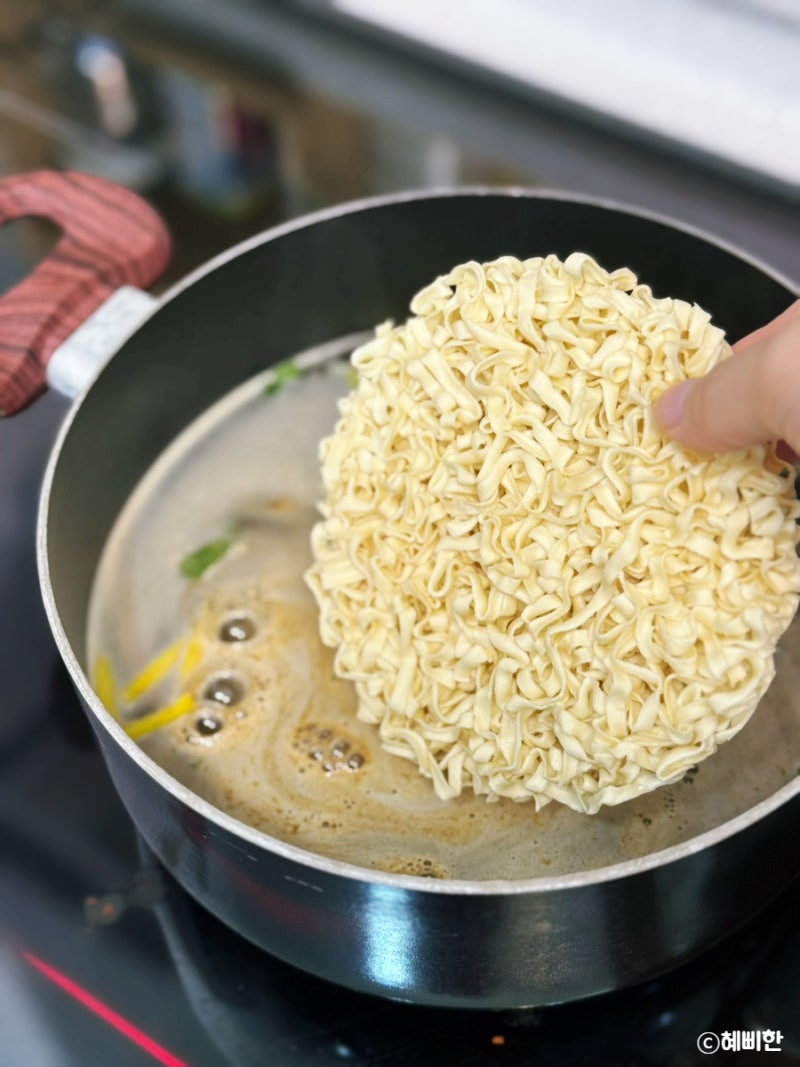 멸치칼국수