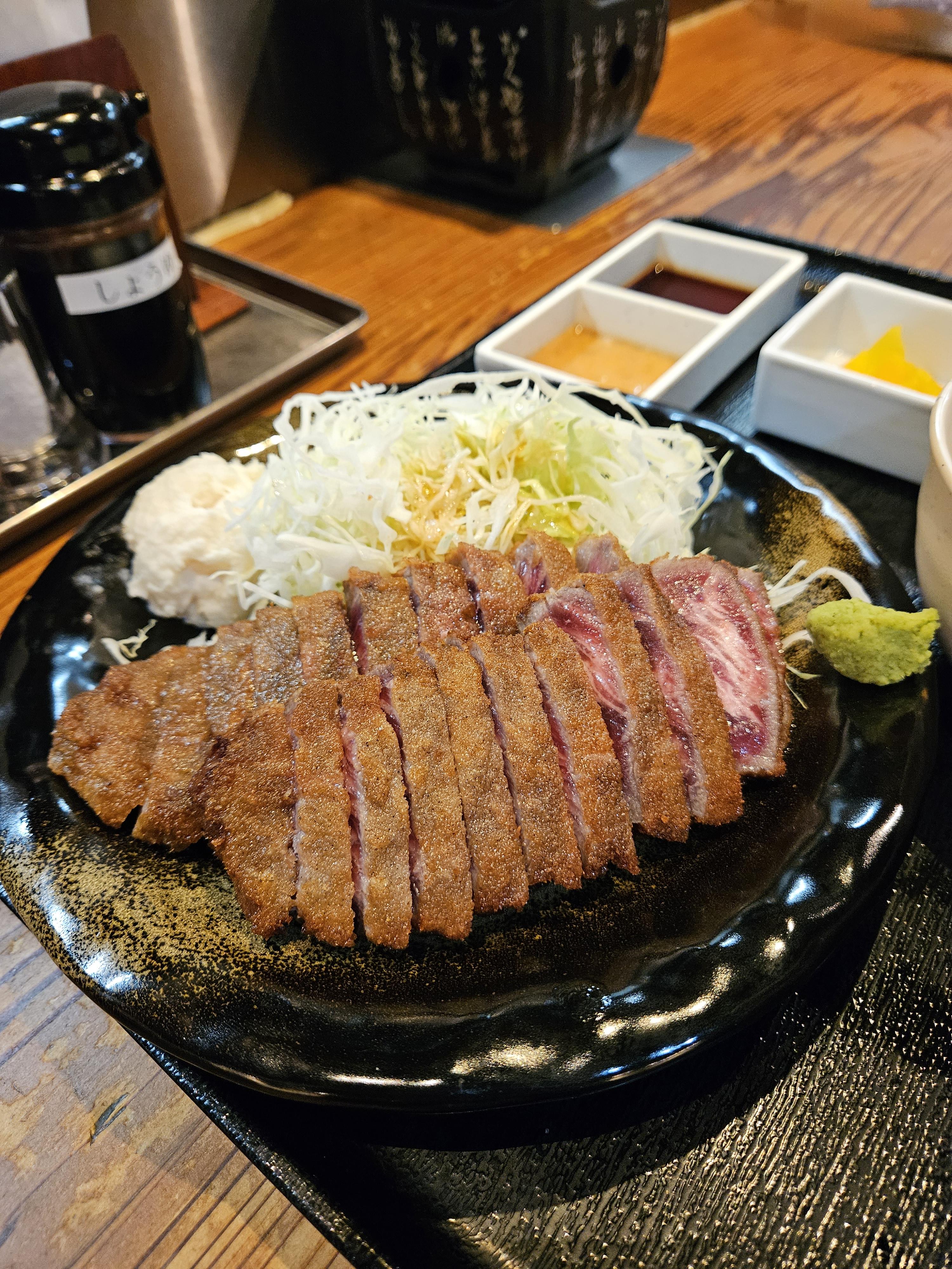  오사카 여행 난바역 근처 줄서는 현지인 규카츠 맛집 토미타 牛かつ冨田