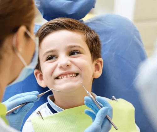 치아치료를 받는 어린이
