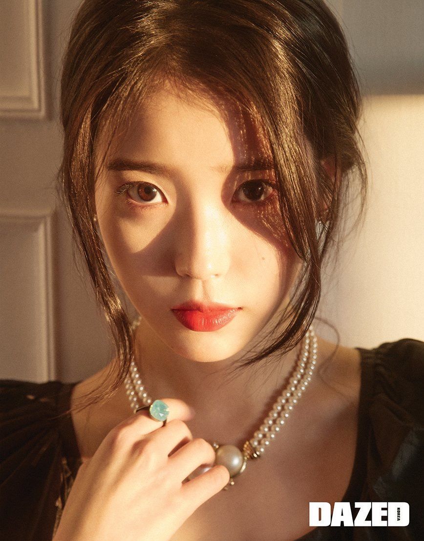  아이유 데이즈드 x 뉴발란스 2019년 3월호 화보 9장.jpg
