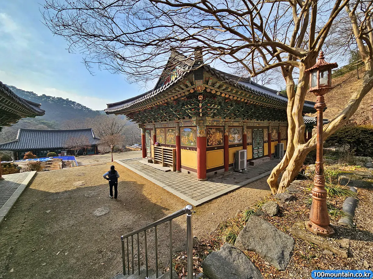 증심사 대웅전 뒤편