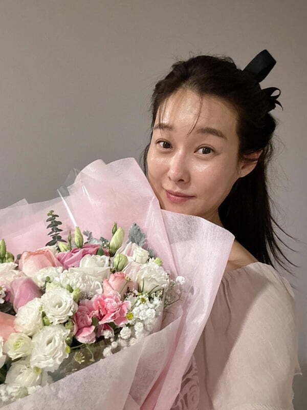  '80억 CEO' 현영, '헐크' 남편 자랑 삼매경...아들 딸 학비만 6억 "저 결혼 잘했죠?"