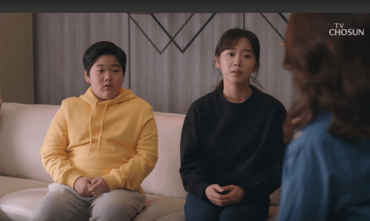 갑자기 박해륜이 아이들의 마음을 흔들어 이시은에게 아이들을 통해 신혼생활을 일단 즐기라, 아이들은 아빠랑 살겠다는 이야기를 하는 장면 사진