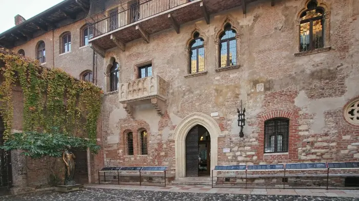 줄리엣의 집 Casa di Giulietta (source: www.expedia.com/)