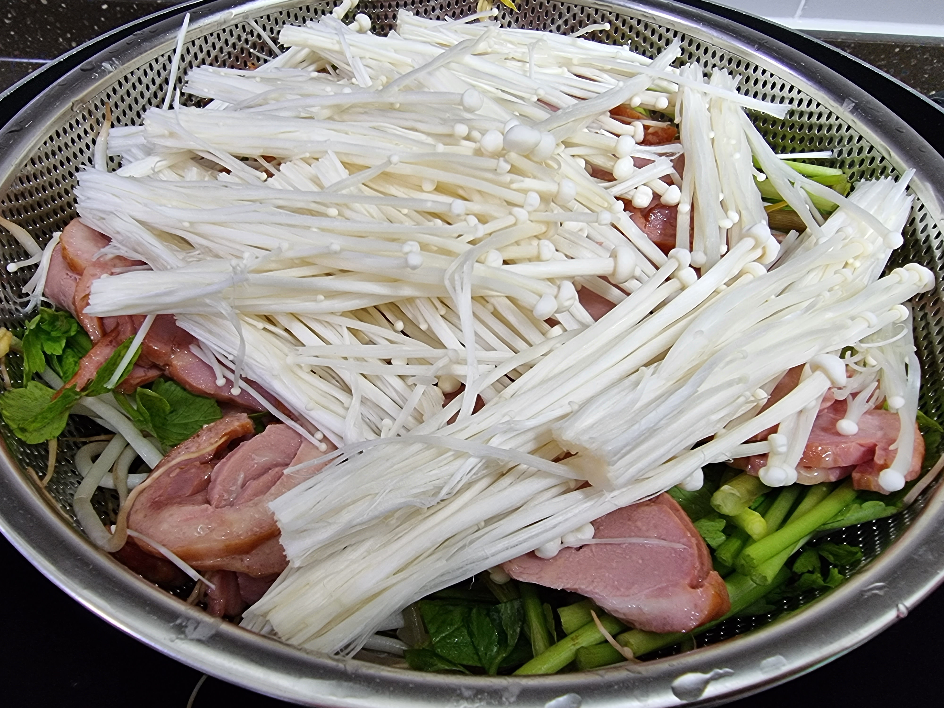  저녁메뉴추천- 간편하고 맛있는 숙주훈제오리찜 - 미나리요리