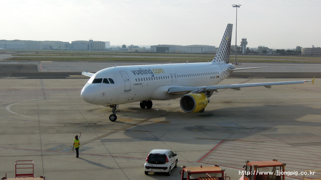 부엘링 항공 Vueling VY VLG EC-LVA A320-200 Airbus A320-200 A320 세비야 Seville - San Pablo SVQ LEZL