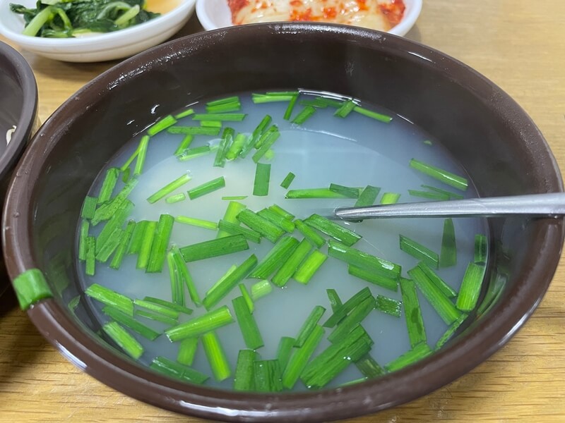 처음_맛보는_재첩국_한사발