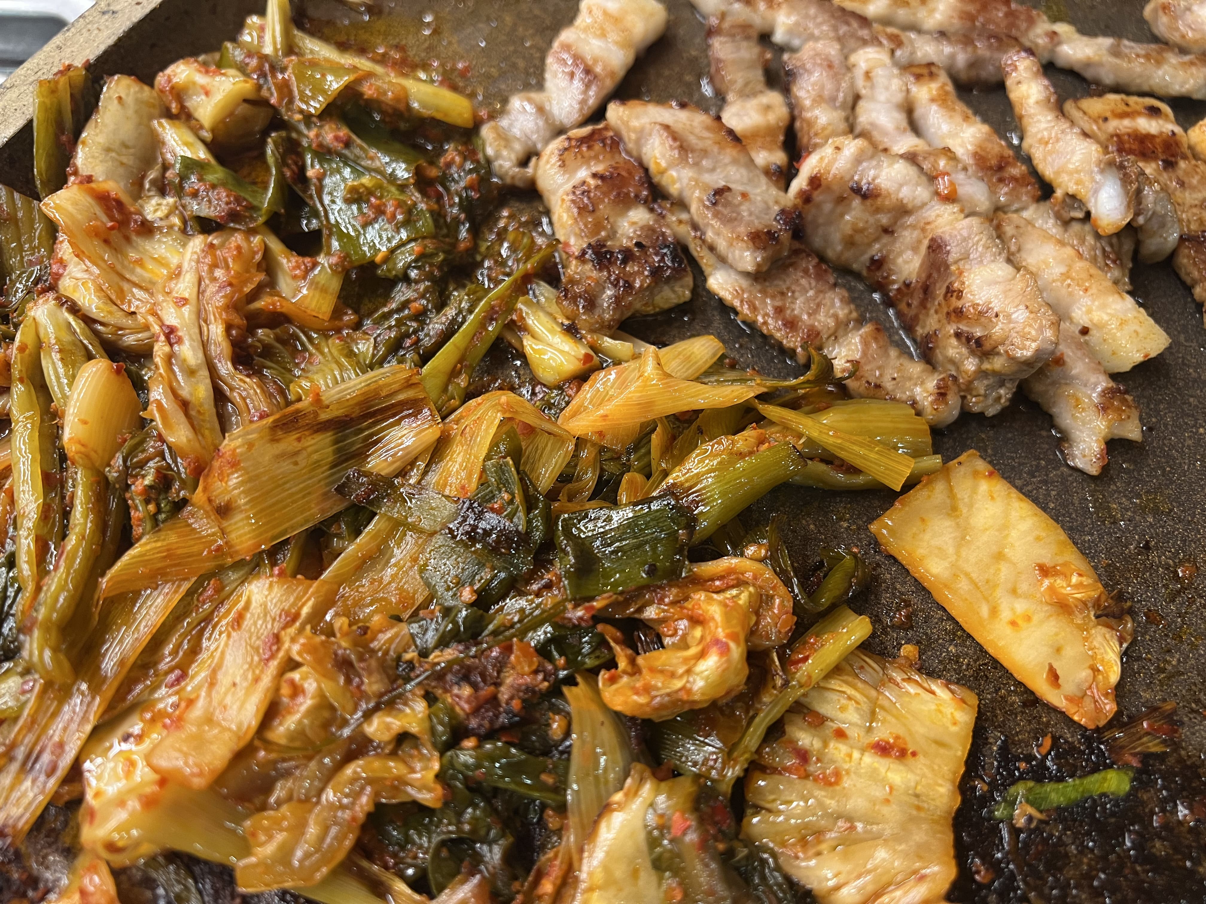  [부산 연산동 고기집] 갓김치와 삼겹살을 같이 구워먹는 토지 김치찌개 삼겹살 내돈내산 후기
