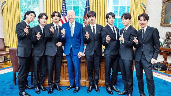  백악관 간 BTS 모욕 줬다..'아미' 분노한 美폭스뉴스 한마디