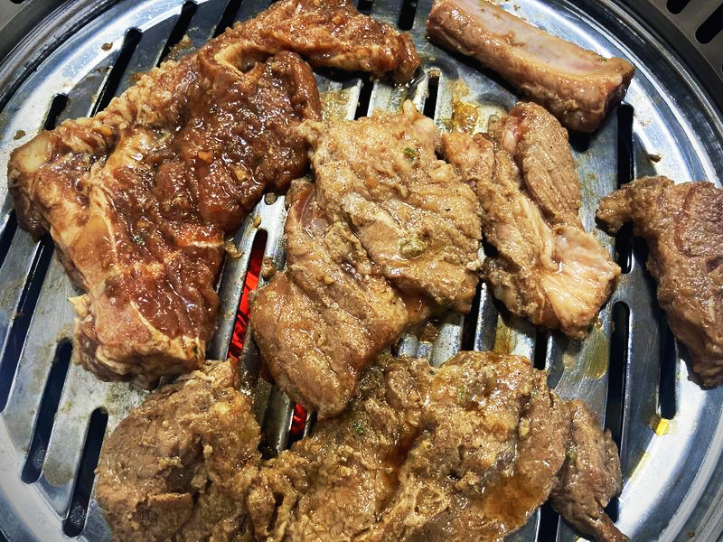  오래된 돼지갈비 전문점, 연신내 맛집! "산촌"