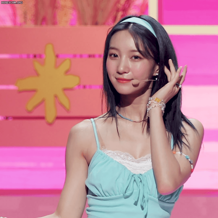  오마이걸 비니 인기가요 페이스캠 움짤