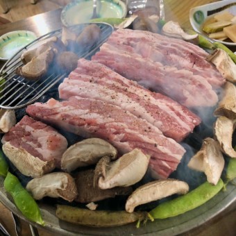 한우 특수 부위 무한 리필 훈연 목살