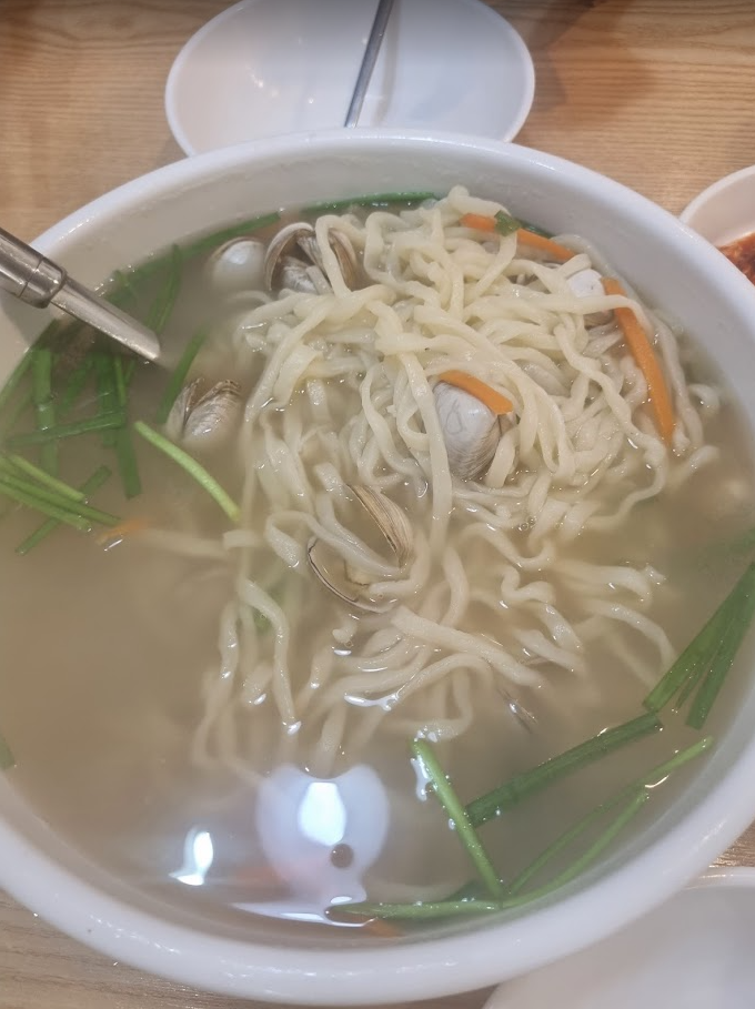 손칼국수 이미지