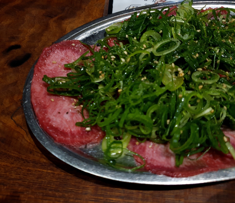 오사카 도톤보리 야키니쿠 마루(焼肉マル 心斎橋本店) 파소금 양념 우설 Salt &amp; Leek beef tongue 葱花鹽味舌肉