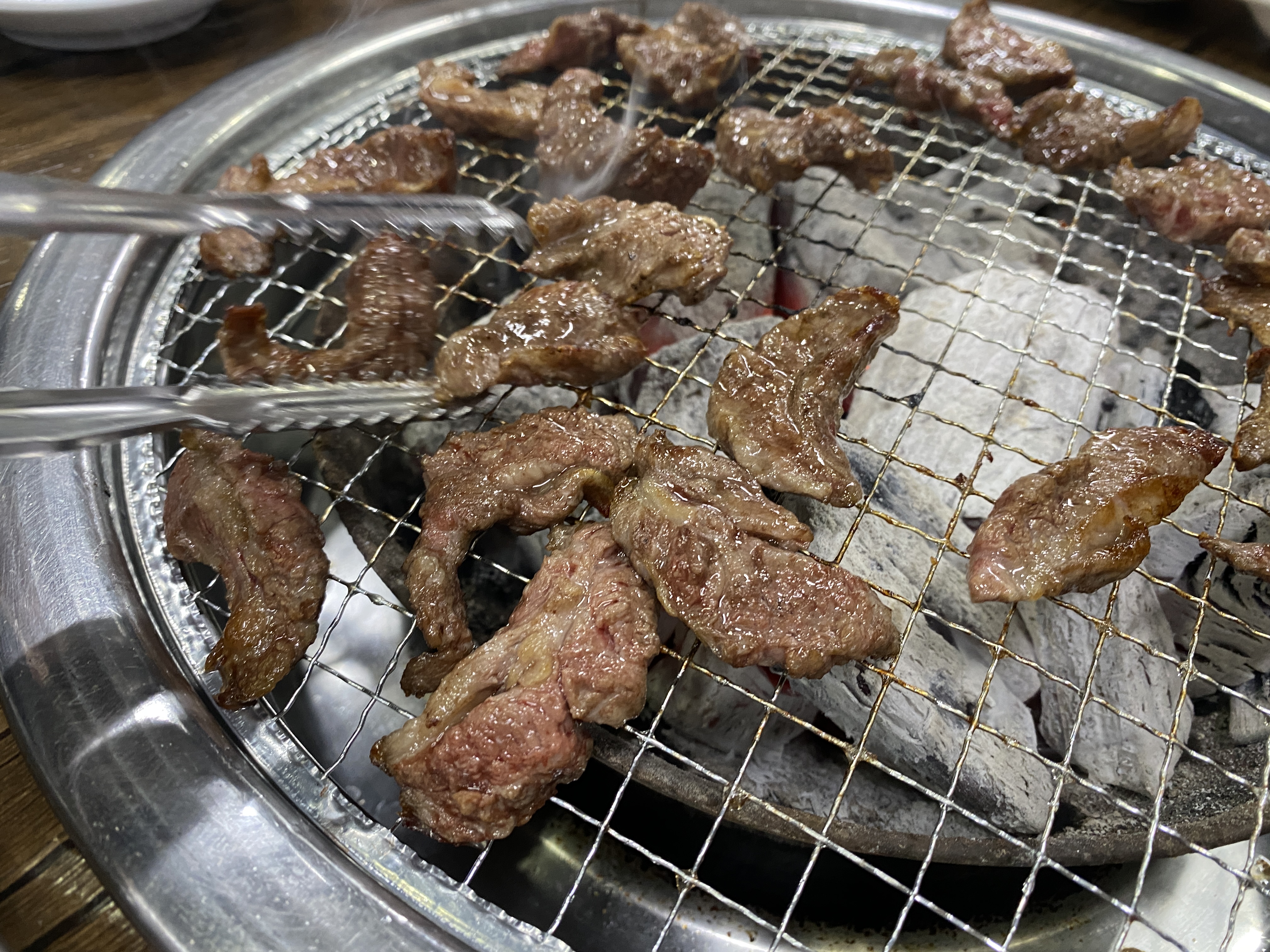 Hwadeoke gogihanjeom (화덕에 고기한점) 2