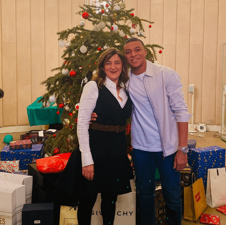 킬리안 음바페와 그의 모친, 부모로부터 운동의 유전자를 물려받다