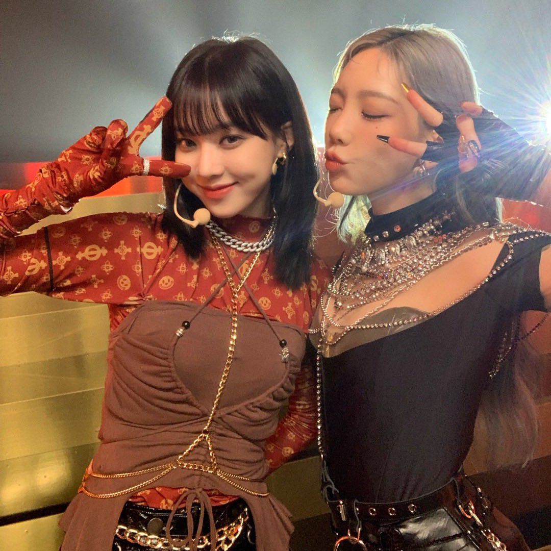 설레는 띠동갑 차이 Girls On Top(GOT) 윈터 태연 사진