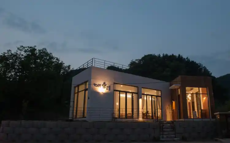 카페 율리 가게 전경