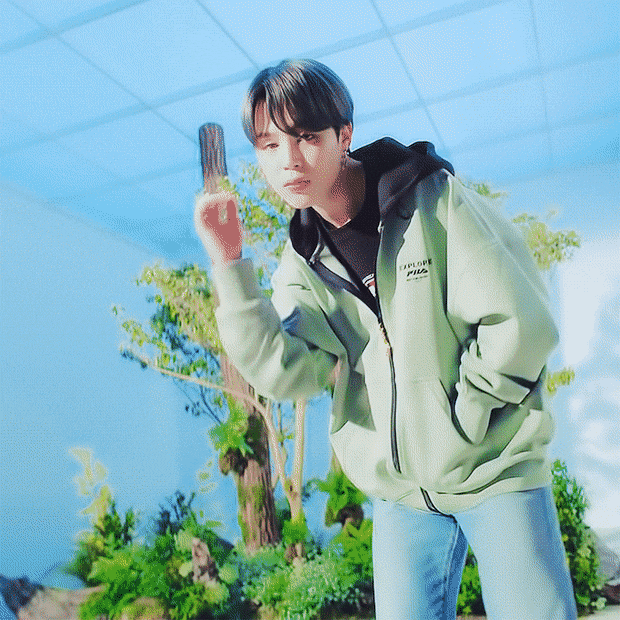  청량 컨셉의 방탄 지민 휠라 spring ccc 광고