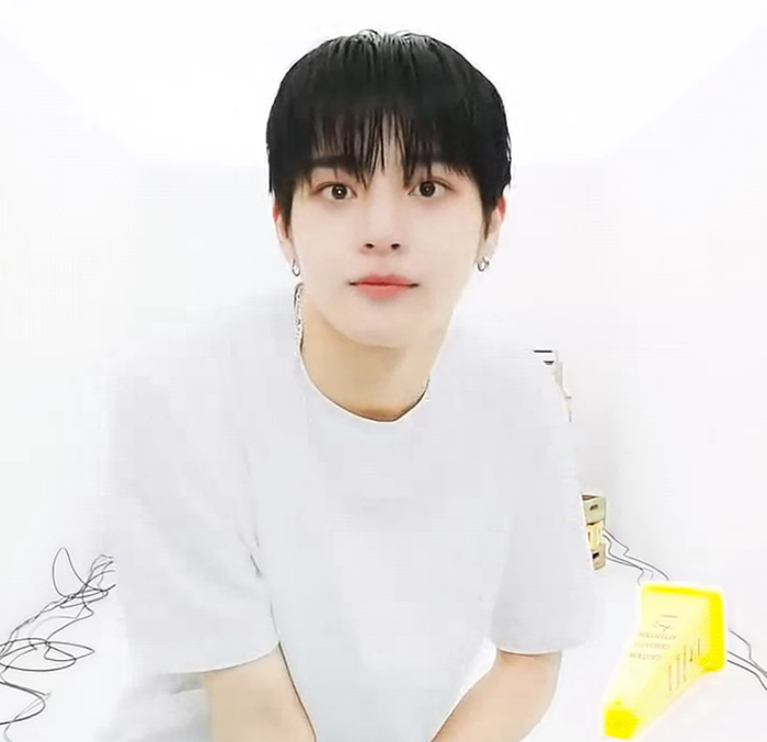 새 서바이벌 소년 판타지 언급 많은 8