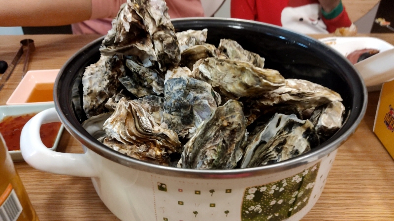  겨울제철 석화찜은 이렇게 먹어야 제맛! c