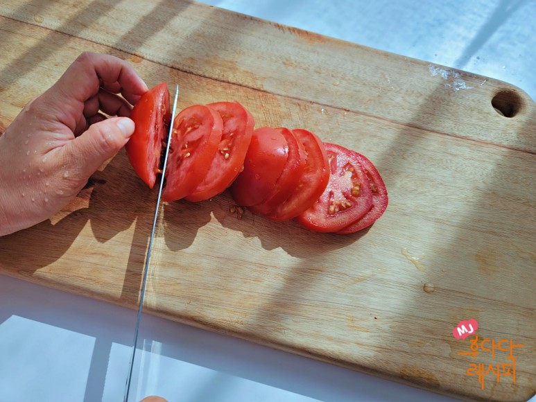 카프레제 샐러드 토마토카프레제 샐러드바질페스토 4