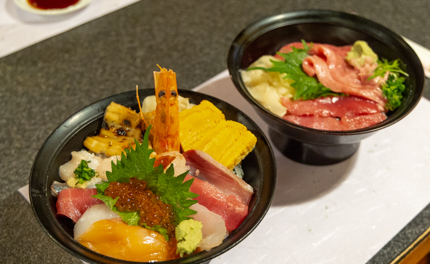 도쿄 쓰시 잔마이에서 먹었던 해산물 덮밥입니다.