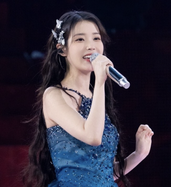 가수-아이유